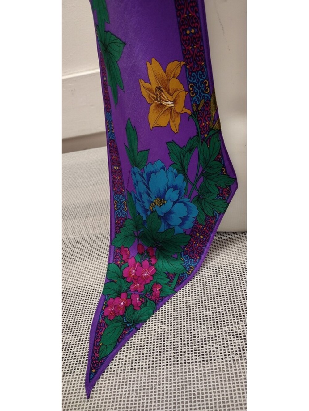 Liz Claiborne Purple Fine Silk Long POINTY SCARF Floral Multicolor Elegant Scarf